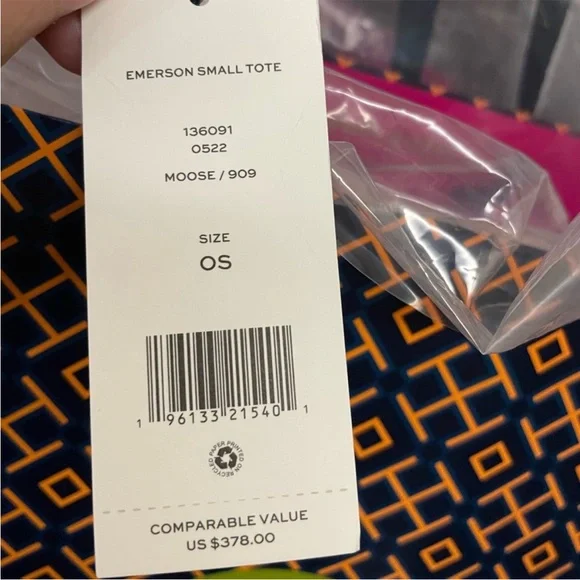 New , Authentic Tory Burch tote bag - Picture 16 of 16